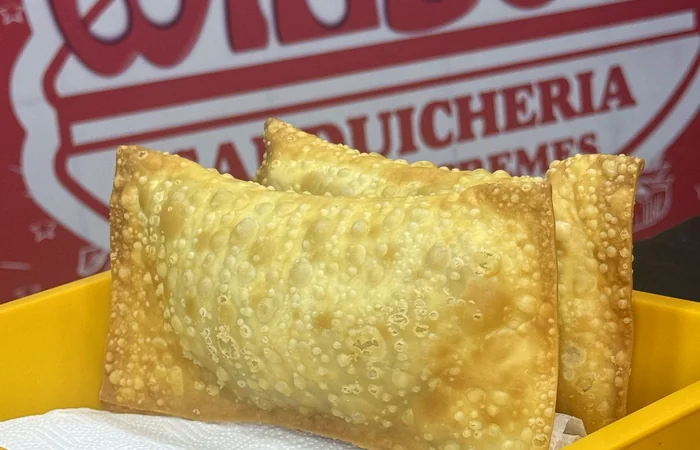 Pastéis crocantes da Wilsu's Sanduicheria Jardim Vila Boa
